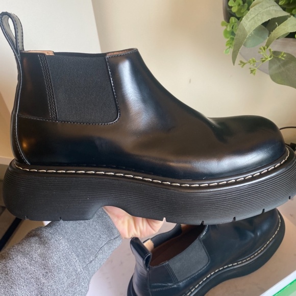 SOLD Bottega Veneta Bounce Black Leather Chelsea Boot - Picture 9 of 14